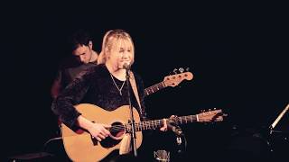 Caro Trischler: Rebel Song